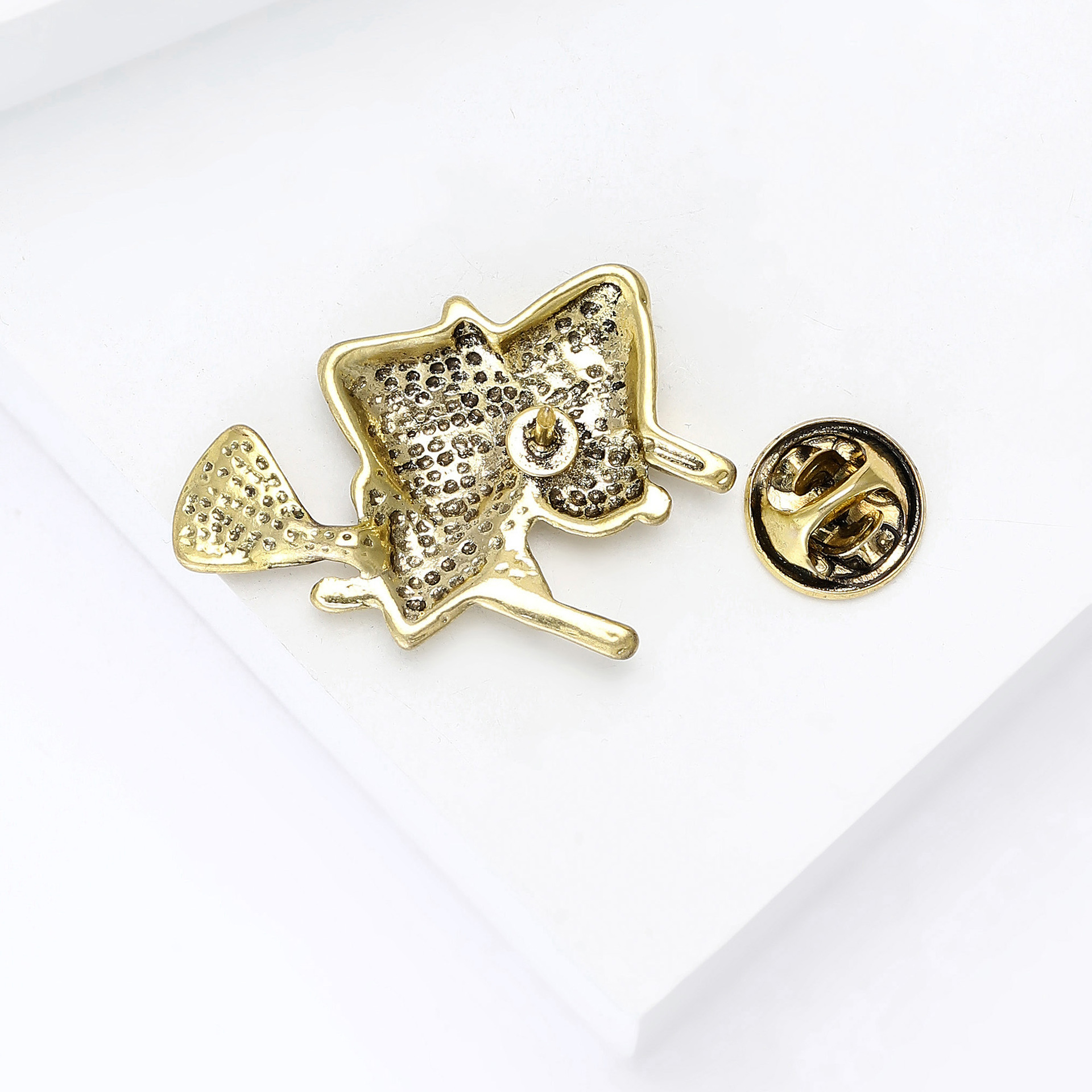 Cross-Border Hot-Selling European and American Cute Alloy Enamel Little Witch Brooch Versatile Women's Clothing Corsage Jewelry Pin