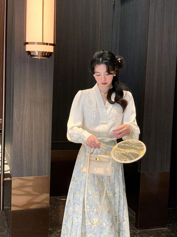 大码胖MM春季新款新中式刺绣长袖衬衫+气质国风马面裙显瘦两件套|undefined