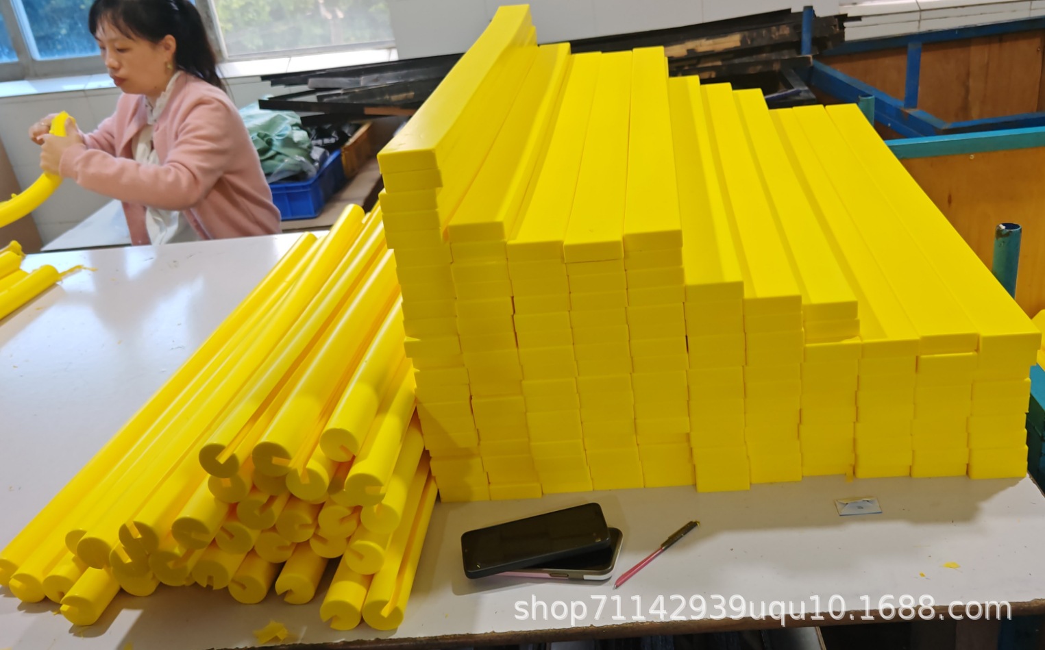 In-Stock Pu Anti-Collision Strips Corner Guards Soft Edge Protection Strips Buffer Anti-Collision Industrial Black and Yellow Warning Self-Adhesive No Drilling Required