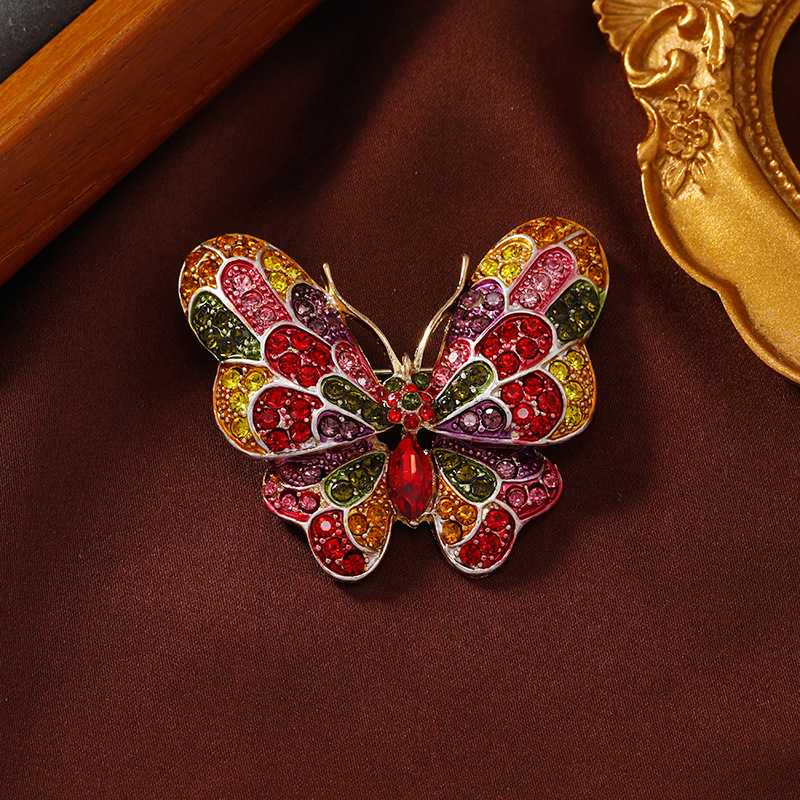 Elegant fashionable brooch