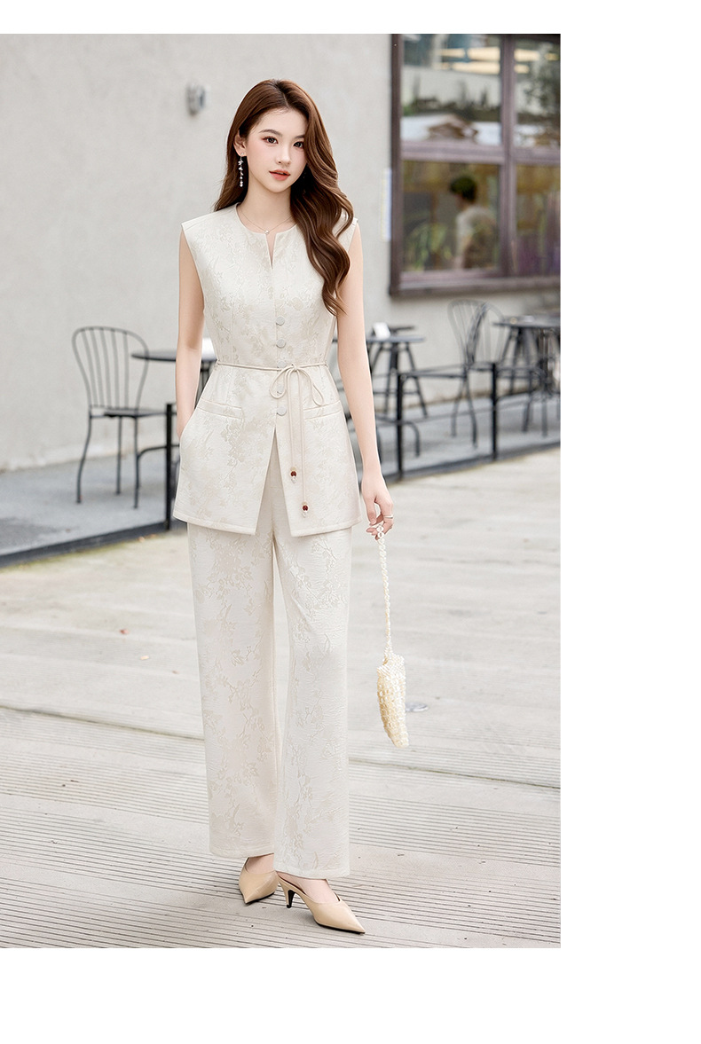 Bộ quần áo hai mảnh nữ phong cách tân cổ điển Trung Hoa – áo gile họa tiết jacquard kết hợp quần ống rộng — màu đen, màu trắng, màu vàng chi tiết 24