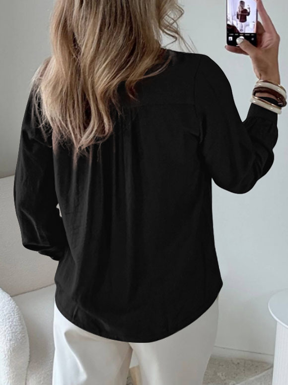Dam blus i plus size med volangkrage och blommig spets_voghion.com