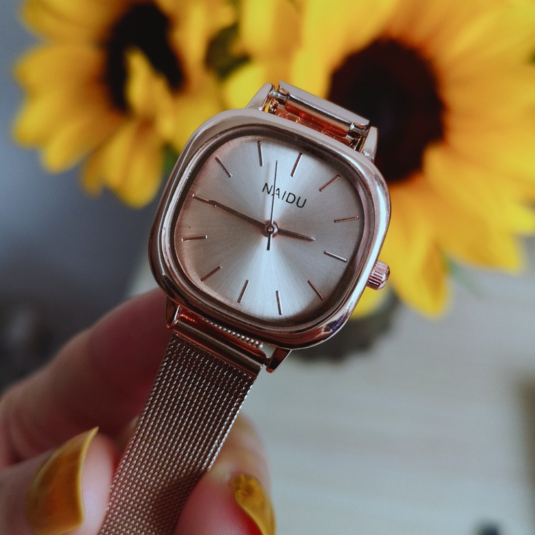 Ordinary Glass Mirror Material Simple Style Solid Color Buckle Quartz Watch Women's Watches