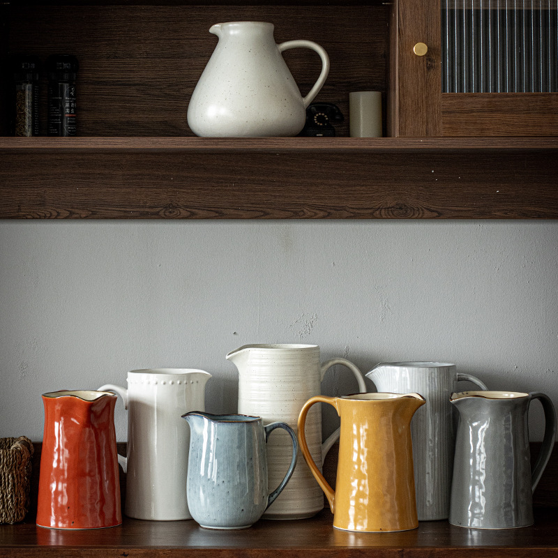 Muchos usos Colección de botellas de agua Olla para el hogar Botella de agua fría de gran capacidad Venta al por mayor Decoración de flores de cerámica retro Olla de mano