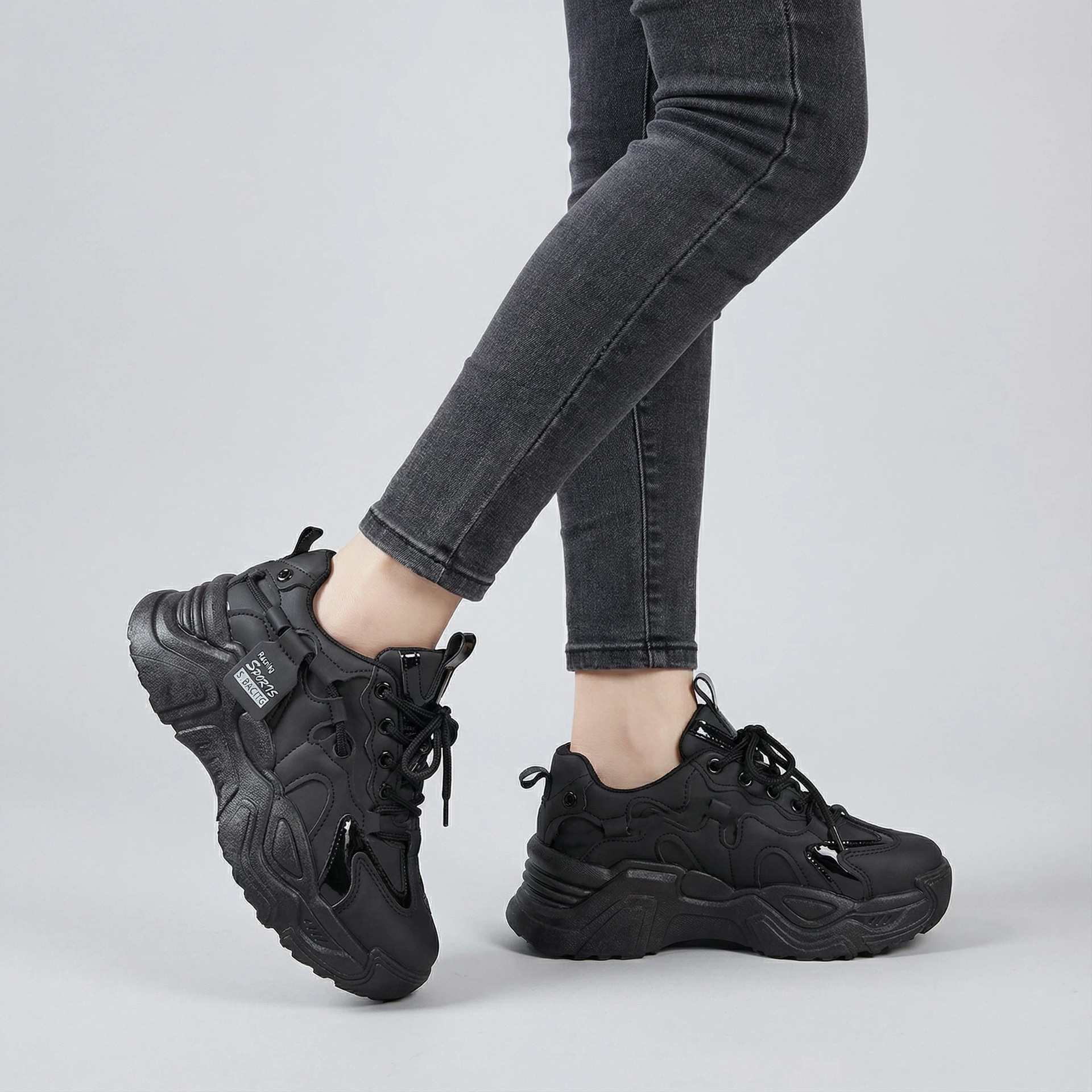 Zapatos deportivos de mujer, zapatos de papá, primavera de 2026 nuevos zapatos de cuero de moda, suela negra, muffin