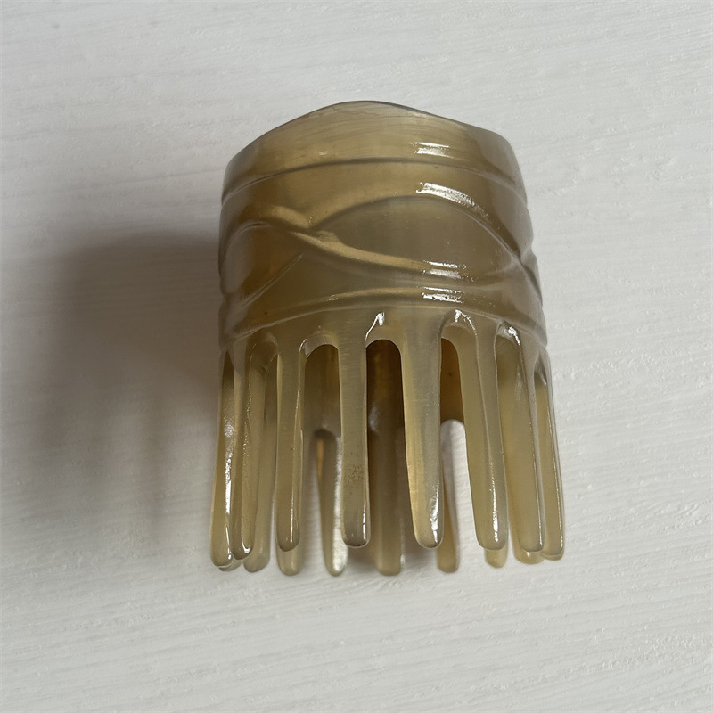 Horn Massage Comb for Scalp and Head 10cm Long Teeth Meridian Gua Sha Style Head Therapy Comb preparation