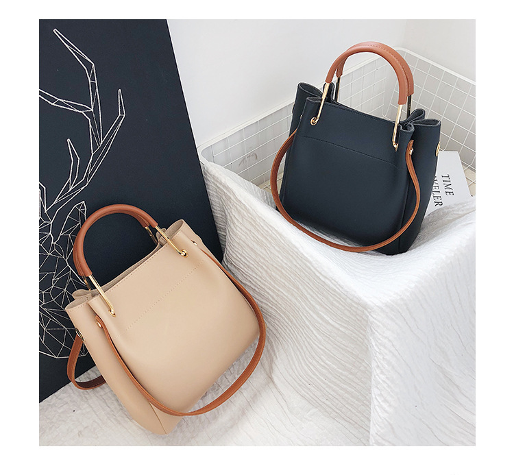 579g Weight Synthetic Leather Lining Material Zipper Closure Type Single Shoulder Strap Strap Type Shoulder Bag Bags Type Daily Occasion Pu Leather Material Color Block Pattern All Seasons Season Women's Gender Classic Style Style Square Shape Large Size Women's Large All Seasons Pu Leather Classic Style Shoulder Bag