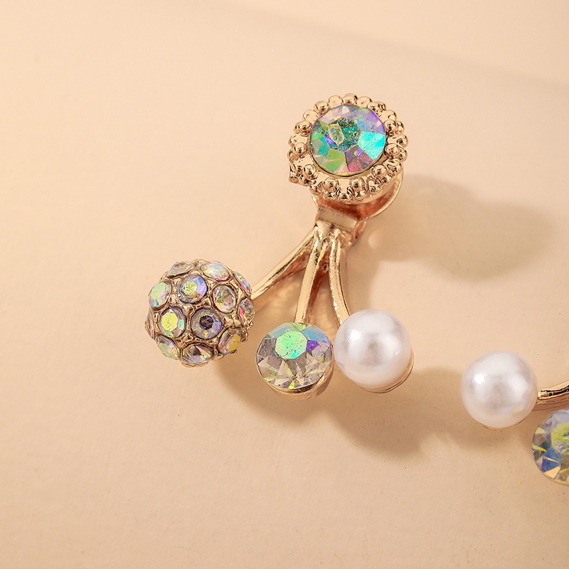 Vente En Gros Boucles D&#39;oreilles Rétro En Perles De Strass Colorées Nihaojewelry display picture 5