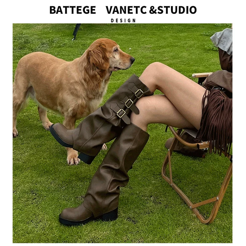 Толстый каблок с круглой головкой пряжка ремня два носки сапоги женский 2023 осень-зима новый кожаный ретро джинсовый сапоги рыцарь сапоги женский