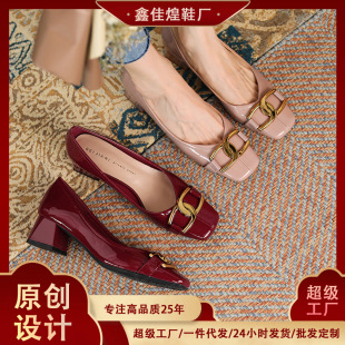 332-8 Sheepskin Square Heel Shoes Women's Thick Heel French Retro Two-Wear Sneaker Shoes Patent Leather Metal Autumn