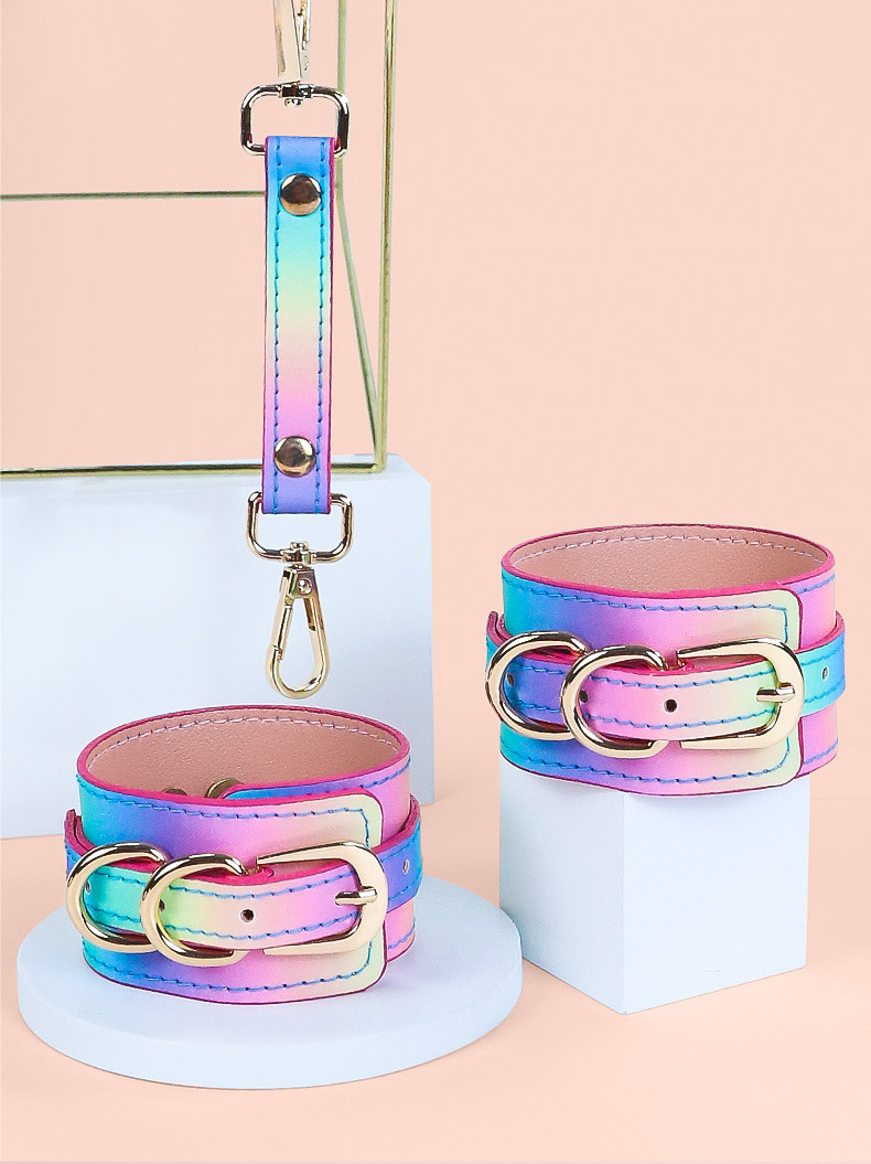 Jiuai Adult Couple Bondage Alternative Set with Leather and Metal Handcuffs, Blindfold, Ball Gag, Collar and Lead — detail image 3