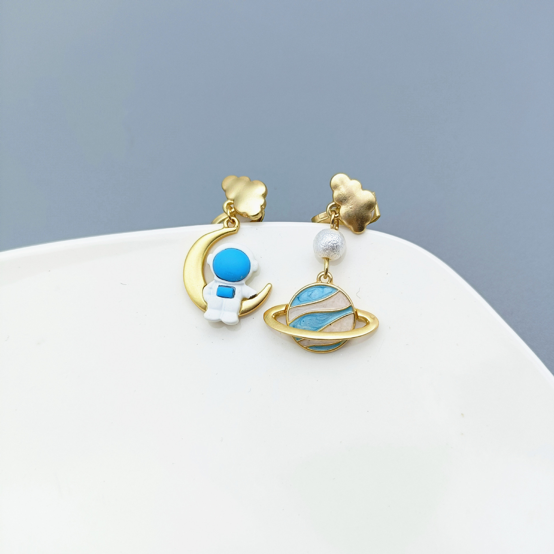 10g Weight Plated Gold Plating Process Iron Ear Needle Material Acrylic, Artificial Pearls, Rhinestones Inlay Material Drop Earrings, Ear Studs Classification 1 Pair Quantity Weekend, Travel, Daily Occasion 1 Pair Fashion Astronaut Star Plating Alloy Drop Earrings Ear Studs