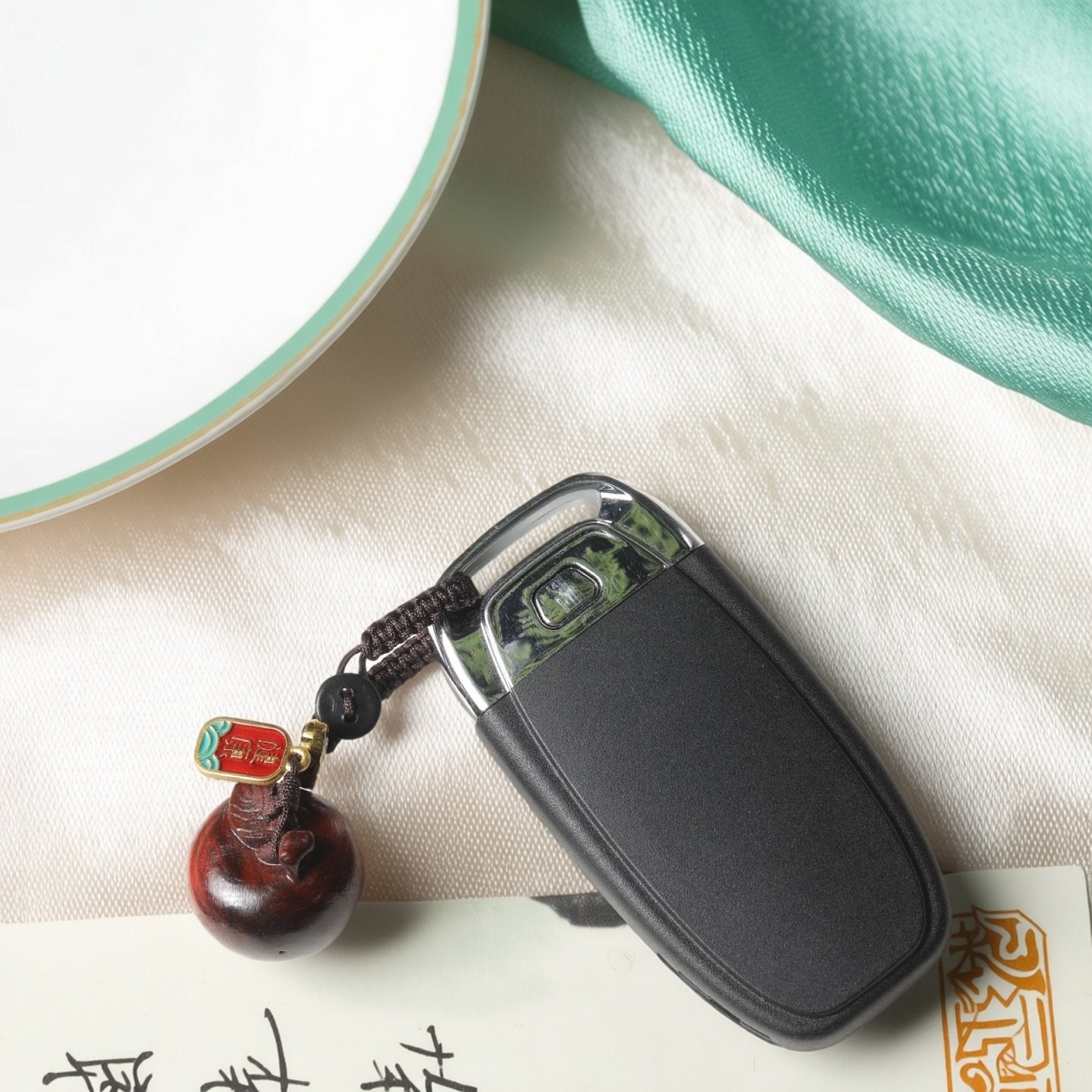 Sandalwood Apple Rearview Mirror Pendant Car Hanging Ornament New Car Gift Health and Safety Tassel Decoration Gift