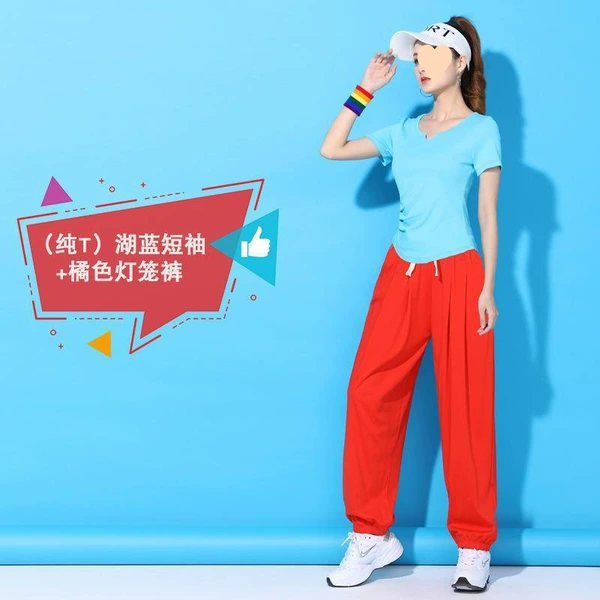 Blue trousers, with short sleeve