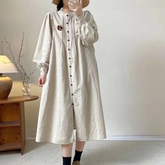 レトロな文芸森系のオルガンのタックと綿のワンピースの春の新型の年齢を減らします。