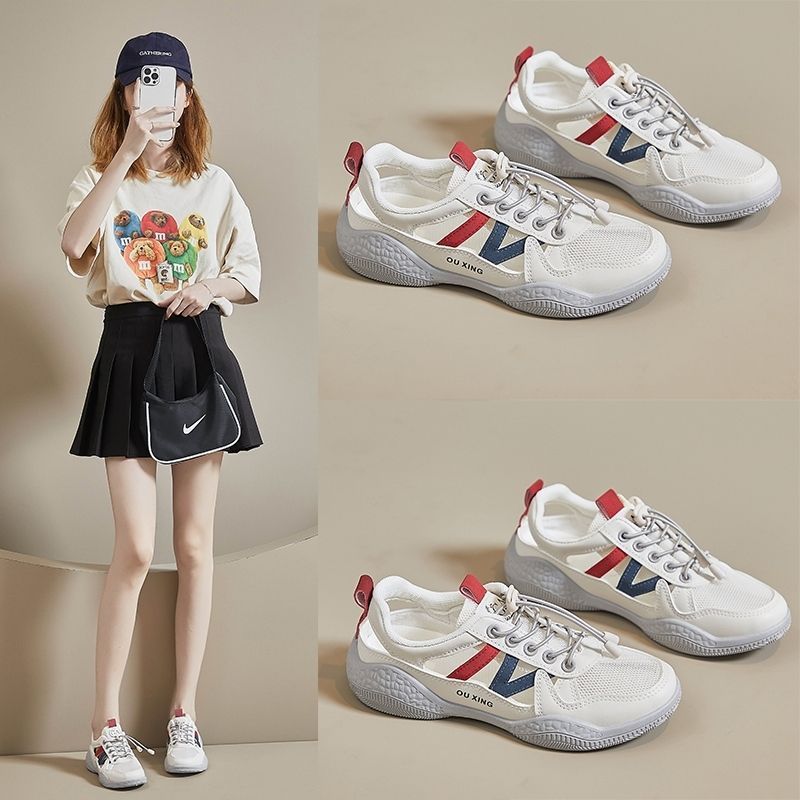Acompañando zapatos blancos de verano delgados zapatos transpirables de mujer de suela suave casuales callejera zapatillas deportivas de estudiantes