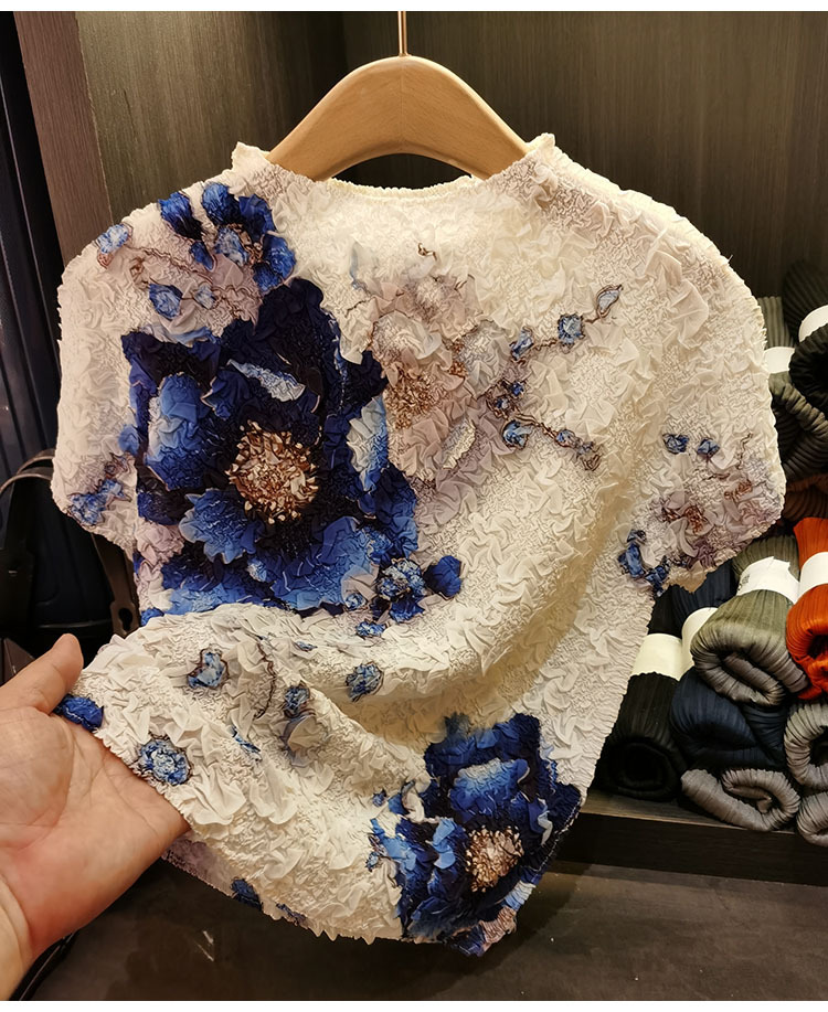 Áo phông nữ cổ tròn in họa tiết mực cổ điển, thiết kế xếp ly tay ngắn — Màu trắng be chi tiết 9