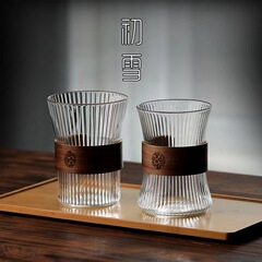 縦紋ガラス木輪ティーカップ胡桃木断熱高ホウ素シリコンガラス透明品茗杯日本風ハンマーコーヒーカップ