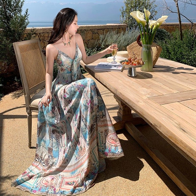 Bohemian Style V-Neck Suspender Dress for Women, Summer Vacation Dress, Loose Long Dress, Elegant High-Waisted Skirt with Large Hem