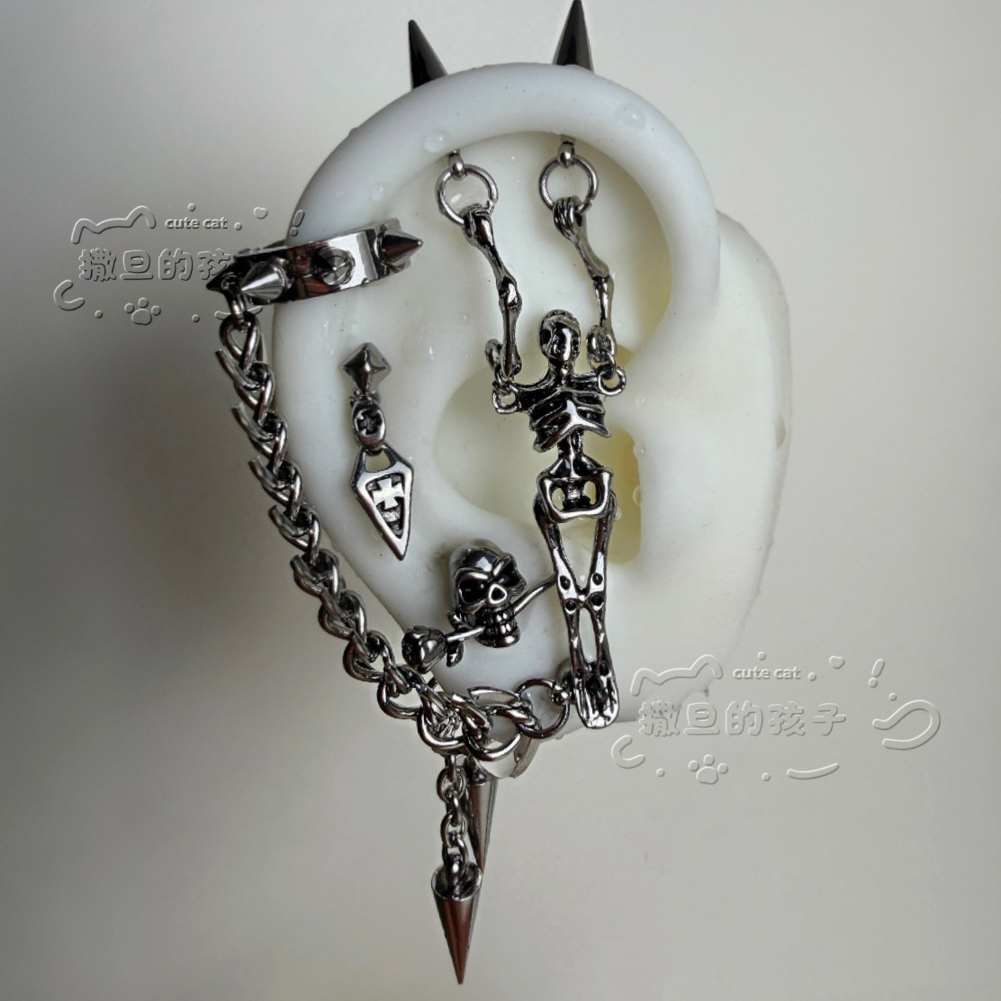 16G labret stud size and finish detail