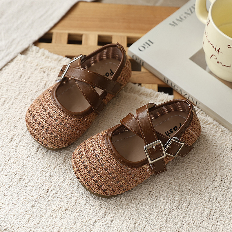 Koreanische Mary-Jane-Sandalen für Mädchen mit weicher Sohle, durchbrochenes Design, Prinzessinnenschuhe, neuer Stil für Frühling und Sommer, vielseitige Lederschuhe von Mori Girl_voghion.com