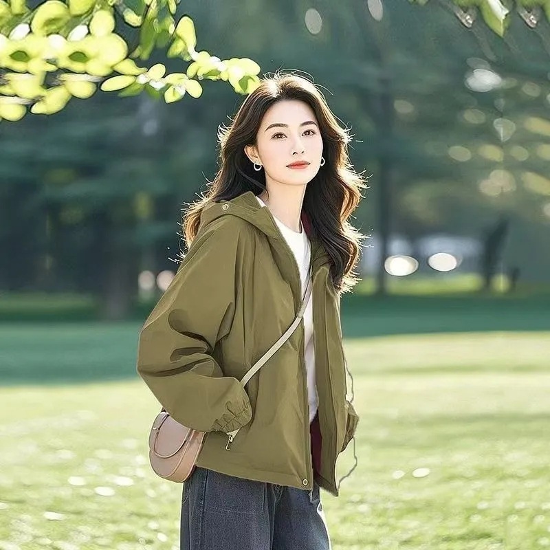 2025春秋新款连帽冲锋衣宽松短外套女韩系休闲夹克上衣显瘦妈妈装|undefined