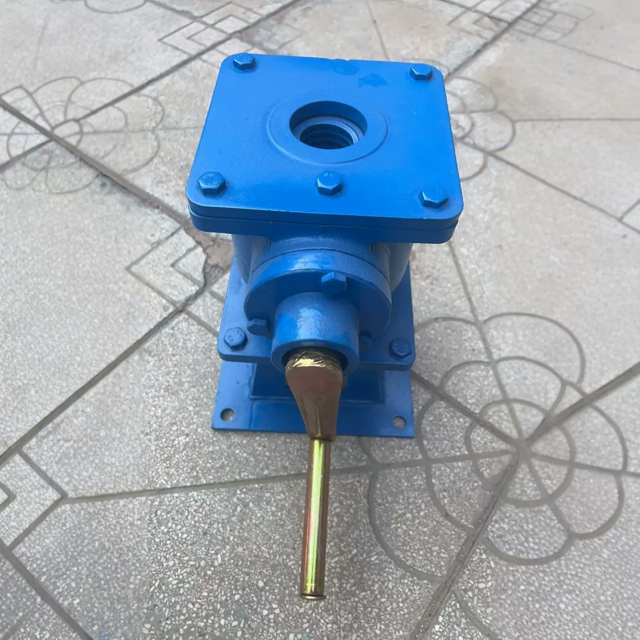 手动侧摇启闭机平推手轮式手摇带锁升降螺杆闸门机械一体式密封