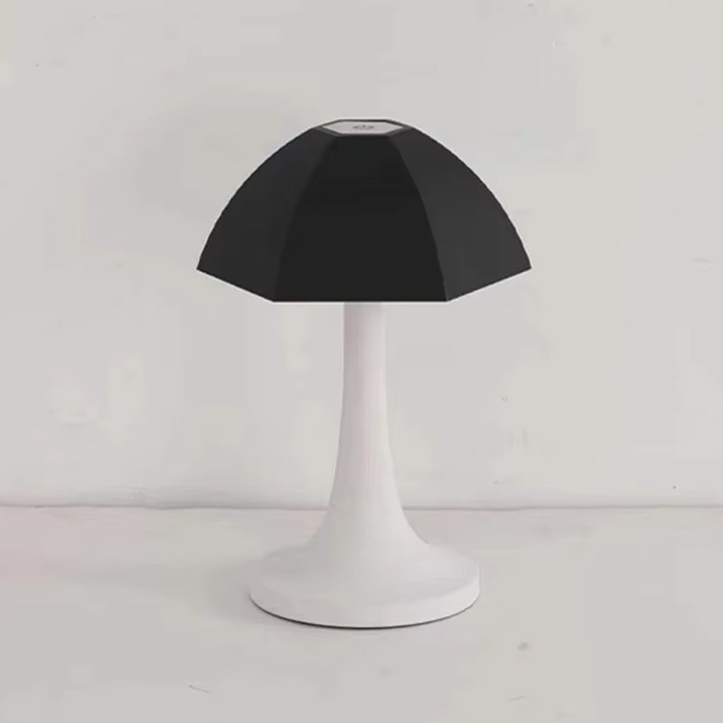 세 가지 색상 - 검정색 갓