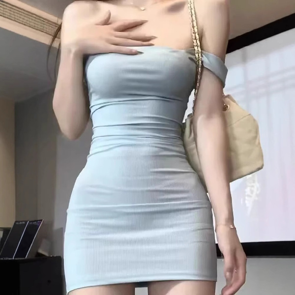 Solid color tube top