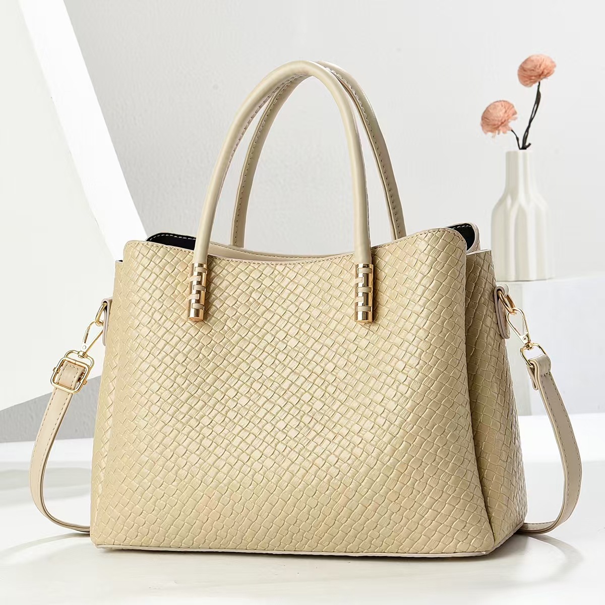 2025 primavera nueva moda todo-fósforo retro de alta gama sentido nicho de gran capacidad mensajero de un solo hombro bolso femenino Tote image 13