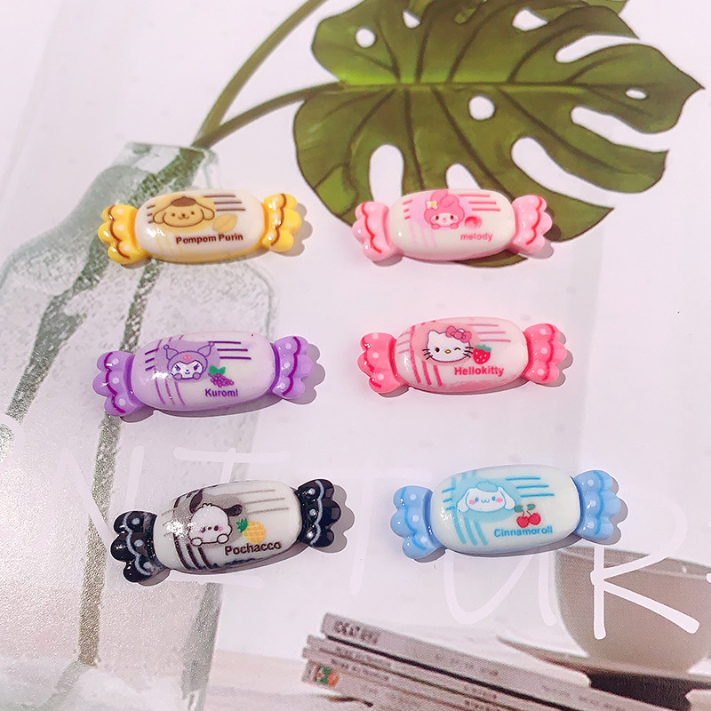 Caricatura de dibujos animados Koolomi Accesorios de resina de caramelo DIY adornamiento de cabello pegamento de crema agujero de caja de teléfono móvil agujero de hebilla de zapatos materiales hechos a mano, etc.
