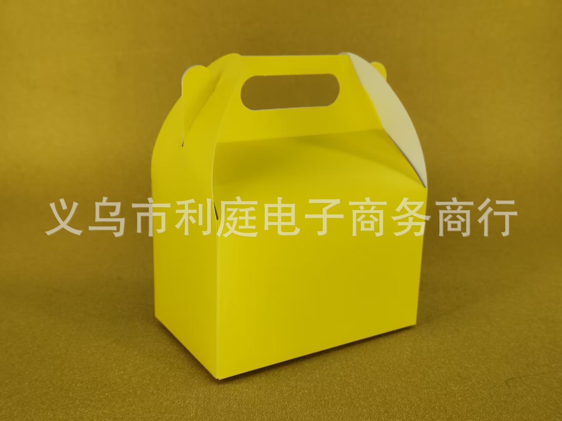 现货白卡礼物盒牛角盒蛋糕盒生日包装盒纯色礼物盒