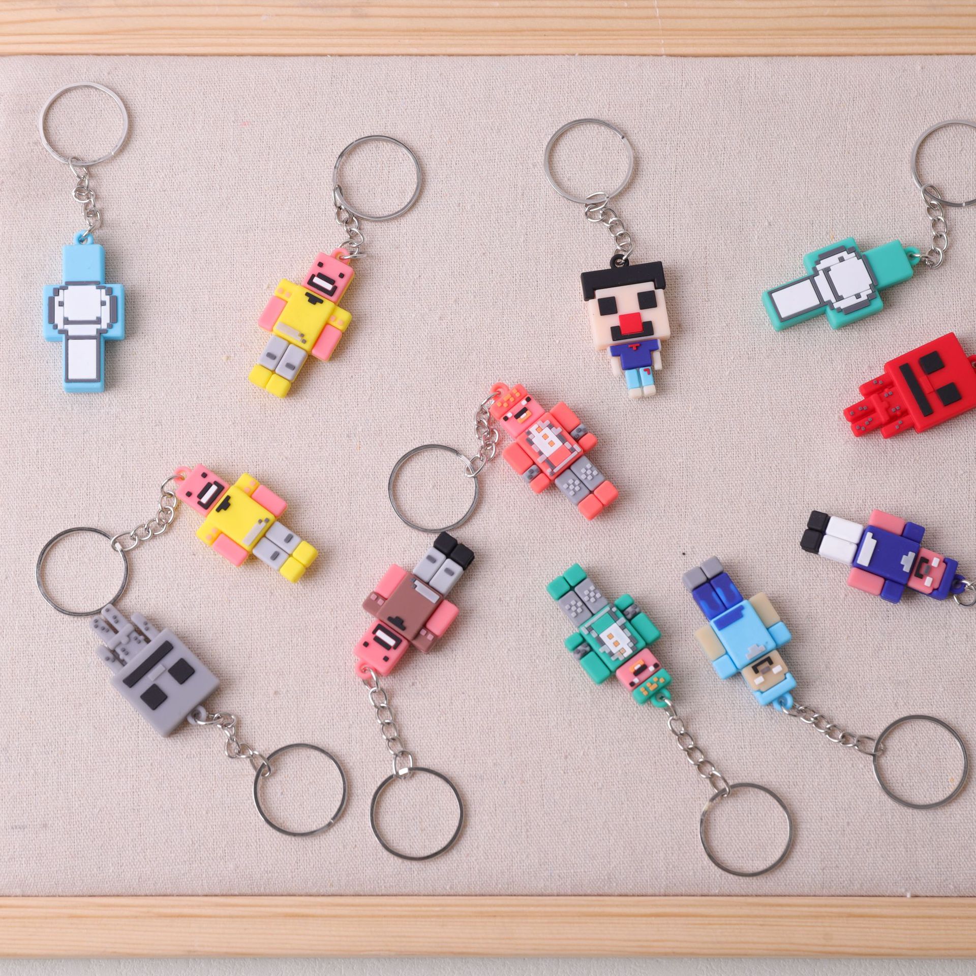 Nuevo mi mundo llavero cool juegos de silicona muñeca colgante pareja bolsa de coche colgante pequeño regalo