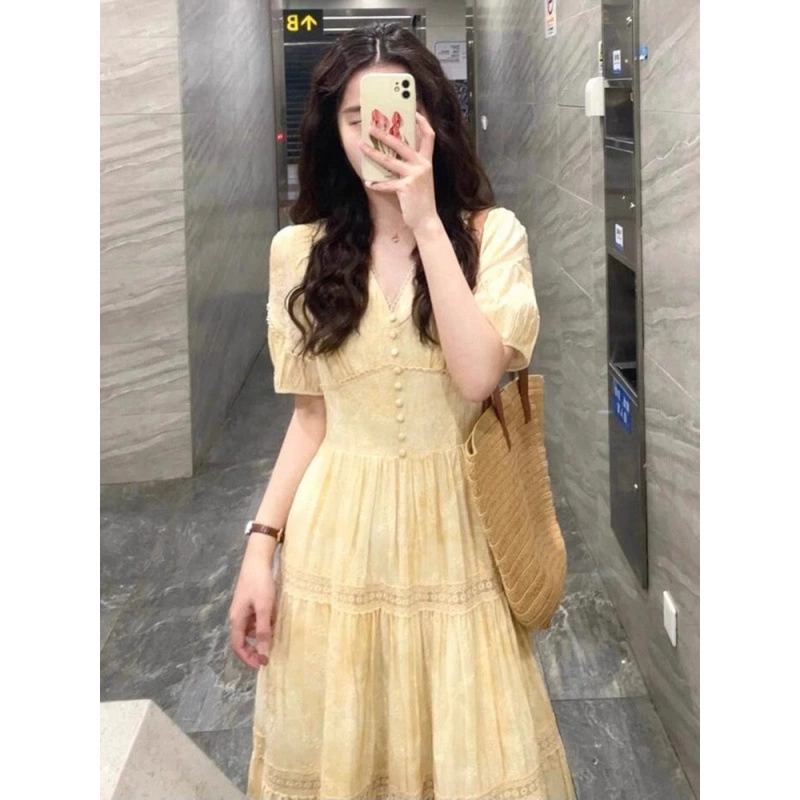 В наличии платье для женщин с французским V-образным вырезом, желтое, с пышными рукавами, лето 2025, новое, элегантное, с завышенной талией.