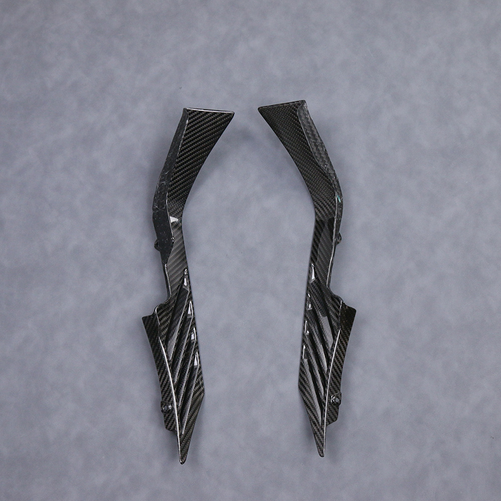Suitable for new YAMAHA YAMAHA R3 modified carbon fiber shell motorcycle accessories rear rectifier cover