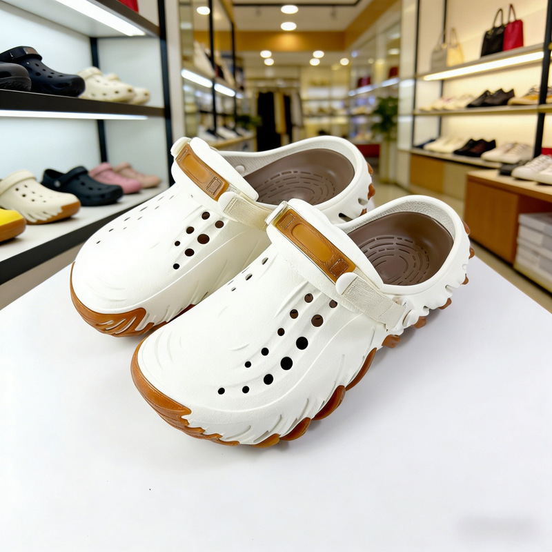 Corrugated Tank Clogs 25 Years New Men's Casual Beach Shoes Sandals and Slippers Soft Available for Wholesale