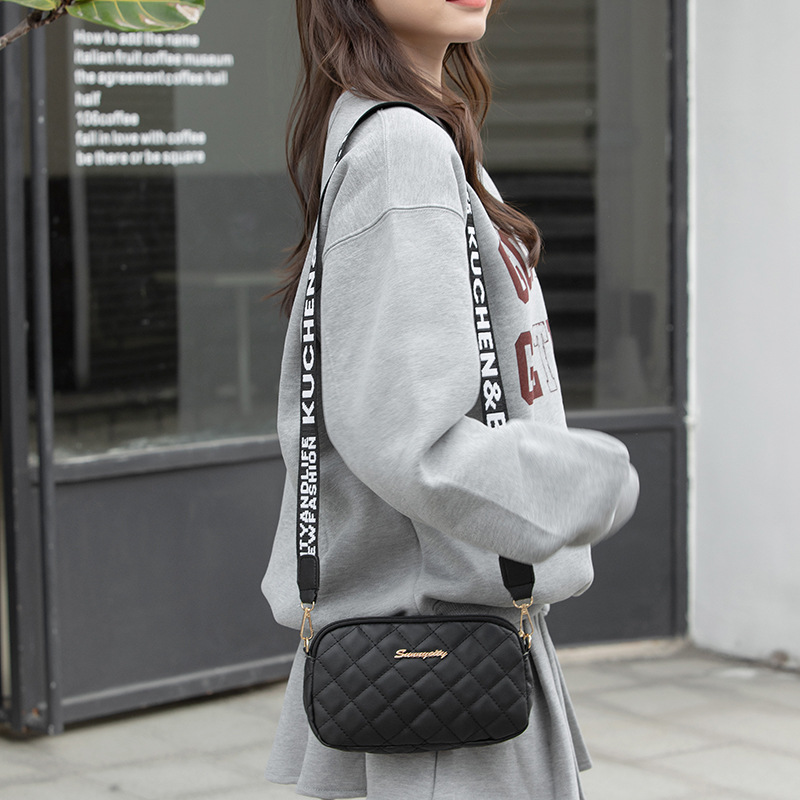 Classic phone bag with diamond pattern
