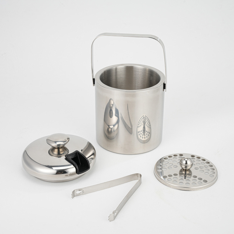 304 Stainless Steel Ice Bucket Outdoor Portable Ice Bucket Music Bar Bar Ktv Ice-Cold Beer Red Wine Champagne Bucket 304 Stainless Steel Ice Bucket Outdoor Portable Ice Bucket Music Bar Bar Ktv Ice-Cold Beer Red Wine Champagne Bucket
