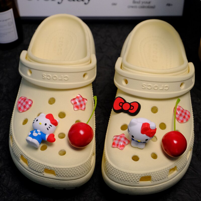 夏のスリッパ靴花漫画ハローキティ下駄アクセサリー靴バックル靴花セット diy アクセサリーリトルレッドブック|undefined