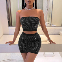 �Ը���������һ��ΧĨ���ڴ���ص��������Ů���⴩ʱ������8489