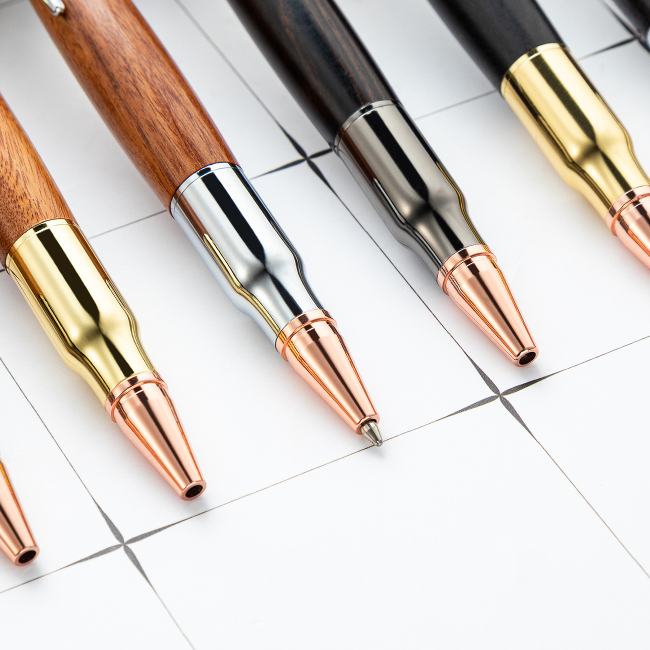 Nuevo bolígrafo de madera imitación de bolígrafo de pistola de presión puede imprimir logotipo de metal multifuncional bolígrafo comercial