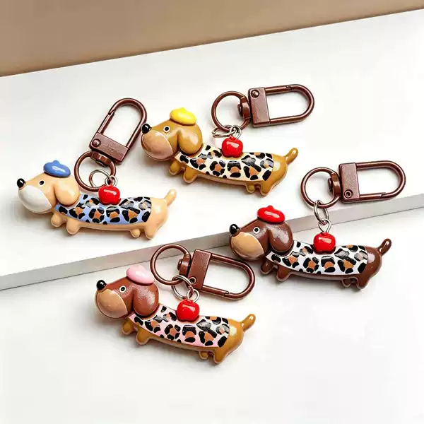 Creative Cute Cartoon Dachshund Dog Resin Keychain Vintage Student Pendant Gift for Friends and Couples