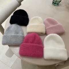 ウサギの毛のニットの帽子の女性の毛糸の帽子の秋冬のぬいぐるみの防寒の保温の帽子