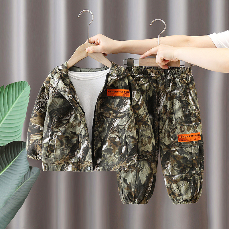 7687 traje de camuflaje para niños modelos de primavera y otoño 2025 nueva ropa con capucha para niños, traje de dos piezas de moda de celebridades de Internet de primavera