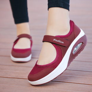 Summer Old Beijing Cloth Shoes for Women, Thick-Soled Air-Cushion Mom Shoes for the Elderly, Breathable, Soft-Soled, Lightweight, Cut Out, Middle-Aged and Elderly Women's Shoes
