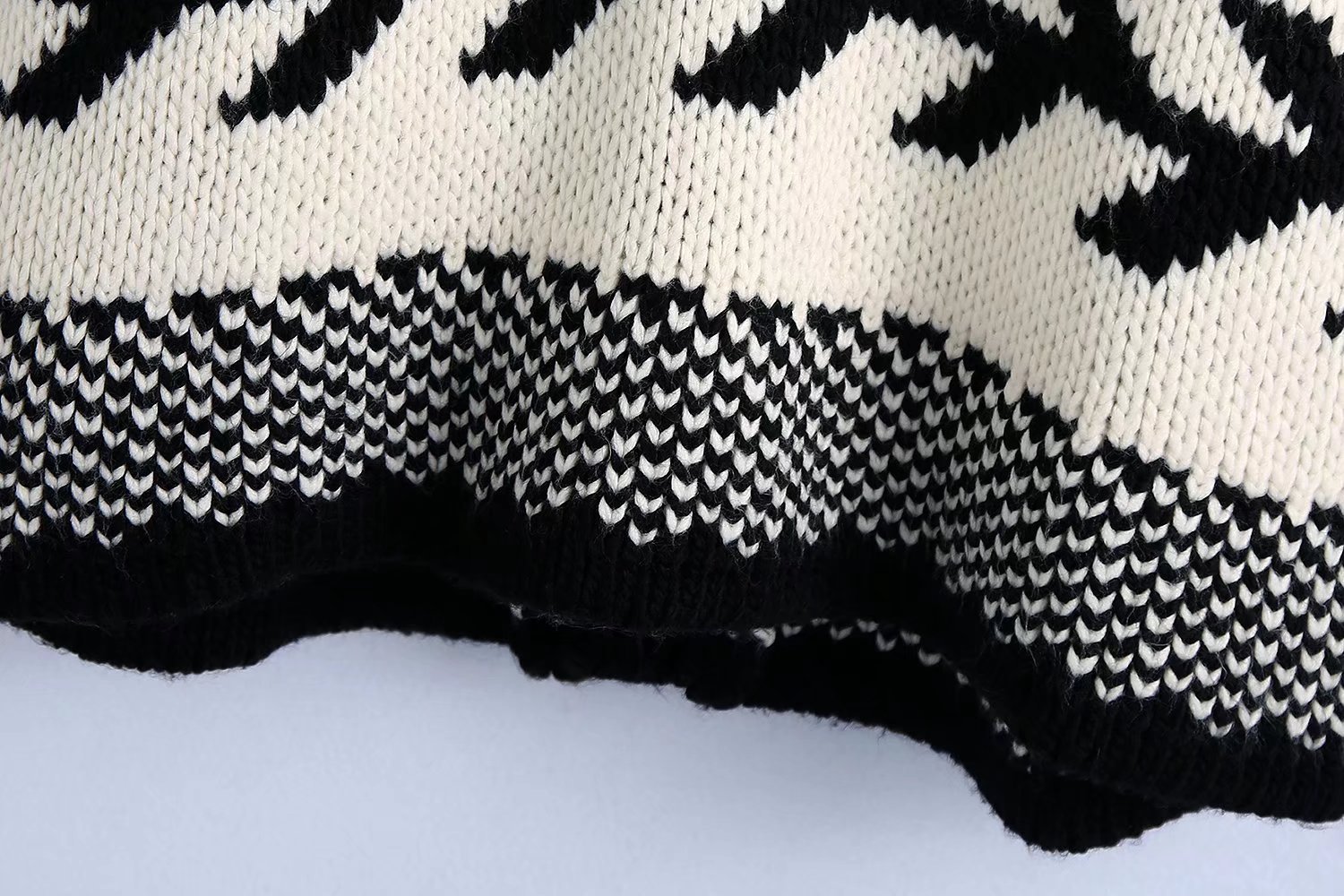 Black & White Jacquard Knitted Sweater Cardigan NSBRF101640