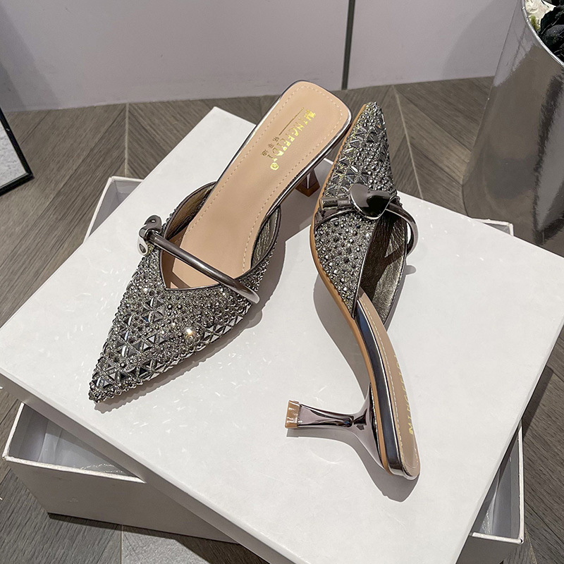 2026 nuevos tacones delgados zapatillas de tacones altos para mujeres de verano con una palabra con una cabeza de diamante de agua con zapatillas de media cabeza