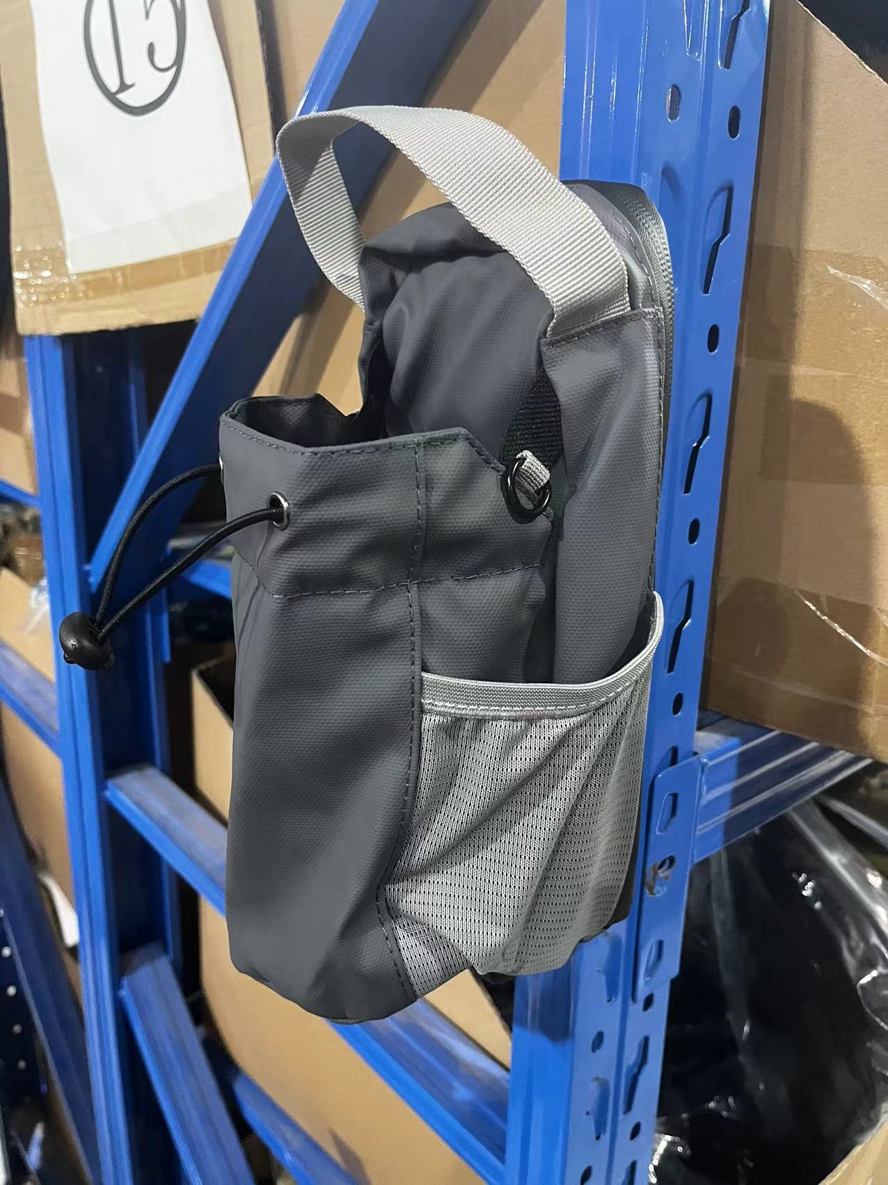 Bolsa de hervidor de agua de absorción magnética de gran capacidad deportiva fitness imán cubierta de taza transfronteriza multifuncional portátil impermeable mochila transfronteriza