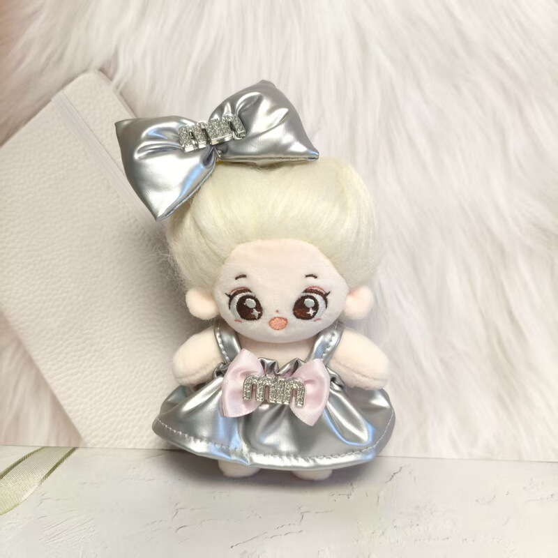 Labubu First, Second, and Third Generation Labubu Pendant Small Silver Dress Cotton Doll 10cm 15cm Small Silver Dress