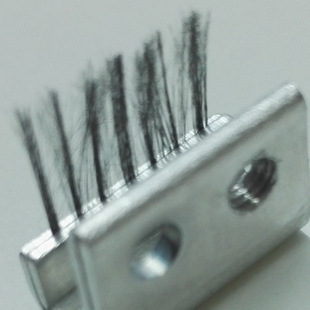 Aluminum clip-type electrostatic brush installation is simple and firm anti-static effect is good low resistance no lint can provide ROHS